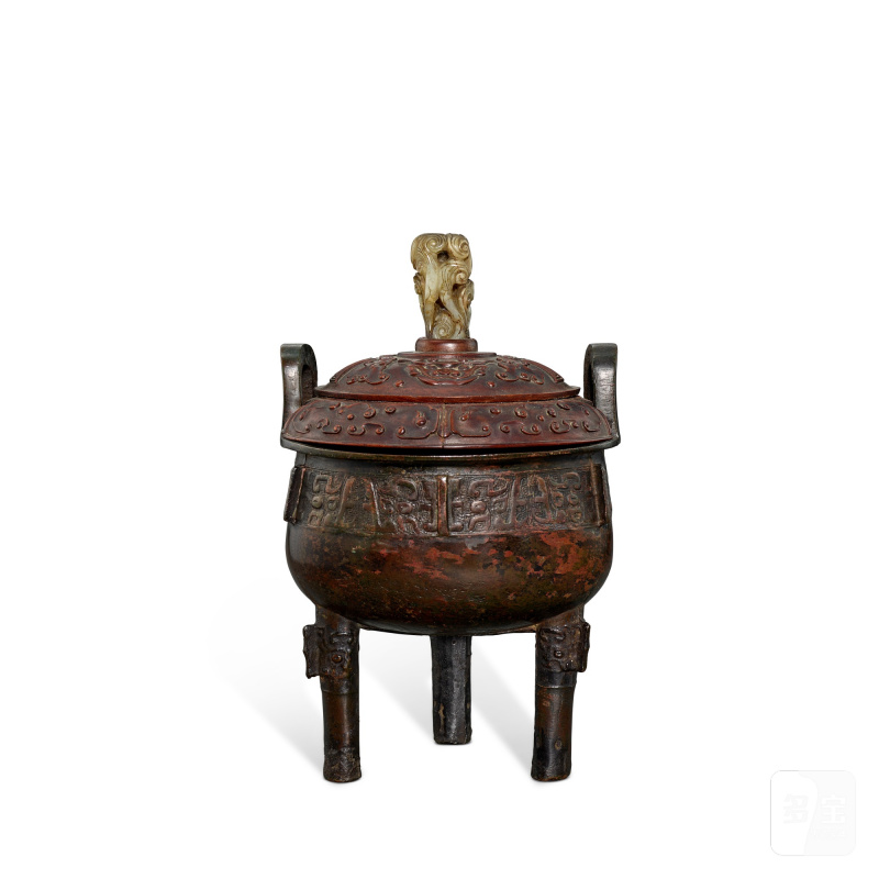 An archaic bronze 'mask' ritual food vessel, ding, Western Zhou dynasty | 西周 青銅獸面紋鼎 - 图2